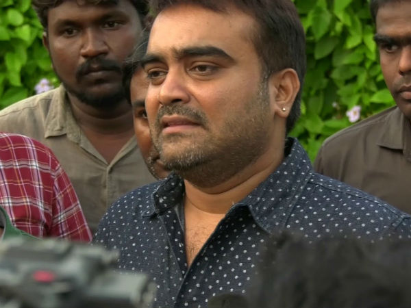 மதிக்கிறேன் :