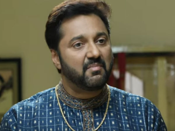 அகிலா அப்பா டிரைவர்