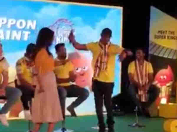 Bravo dances for Vijays song Bravo dances for Vijays song