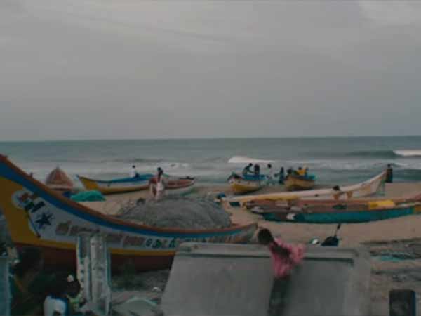 சுற்றுலாப் பயணிகள் ஆர்வம்: