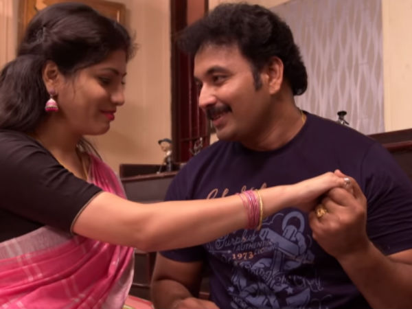 நெஞ்சு வலிக்குதே