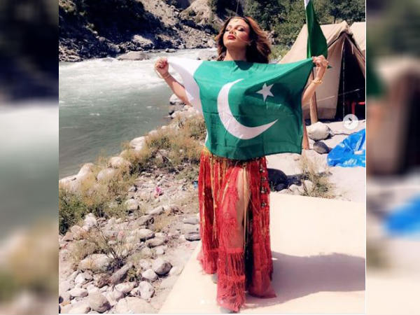 Netizens slam Rakhi Sawant Netizens slam Rakhi Sawant