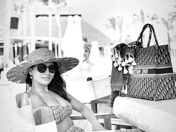 Samanthas new pictures from Spain Vacation are out Samanthas new pictures from Spain Vacation are out