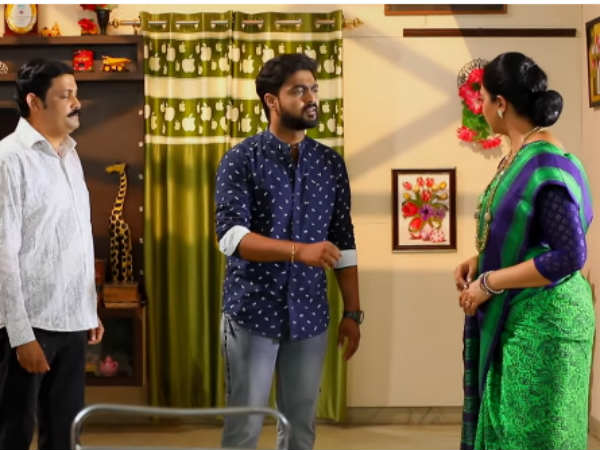பூர்ணா பார்ட்டியில்