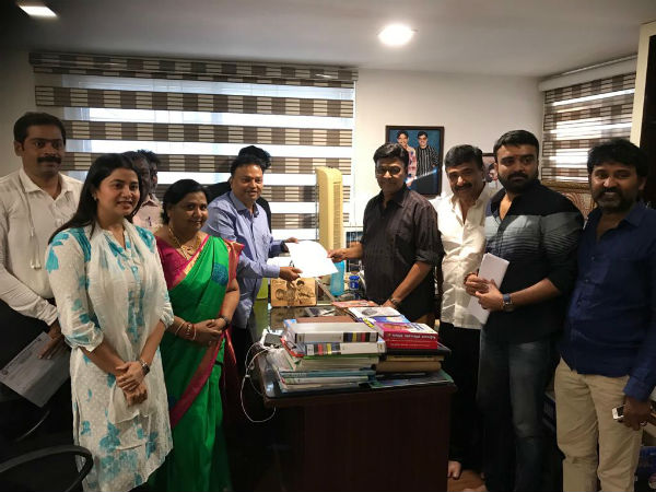 K.Bhagyaraj and Isari Ganesh have teamed up against Vishal K.Bhagyaraj and Isari Ganesh have teamed up against Vishal
