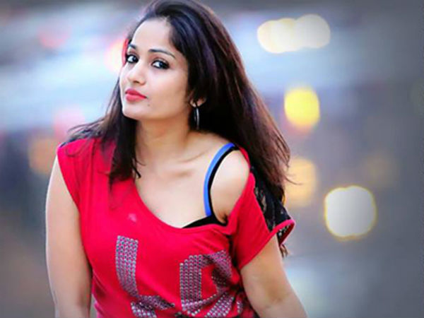போட்டியாளர்கள் விபரம்: