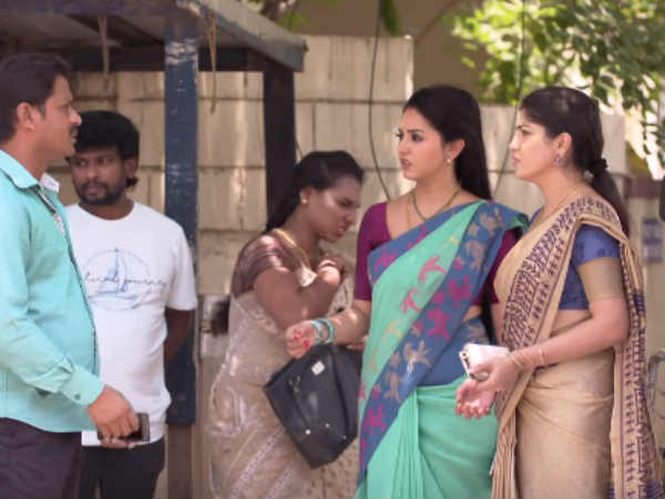 வேலைக்காரி இங்கே