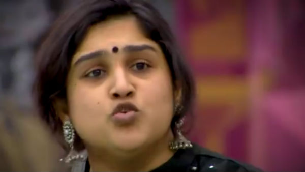 கவினை கட்டிப்பிடித்த அபி