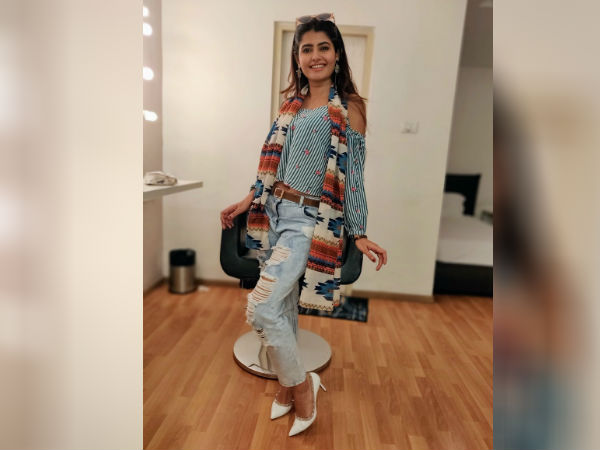 Ashima Narwal loves Vijays Puli movie Ashima Narwal loves Vijays Puli movie