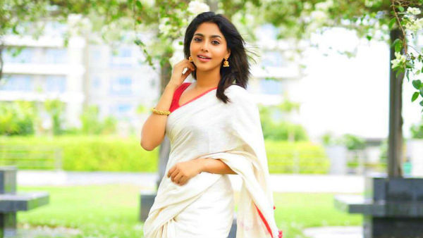 Actor Dhanush again associates with Malayalam actress in his next movie Actor Dhanush again associates with Malayalam actress in his next movie