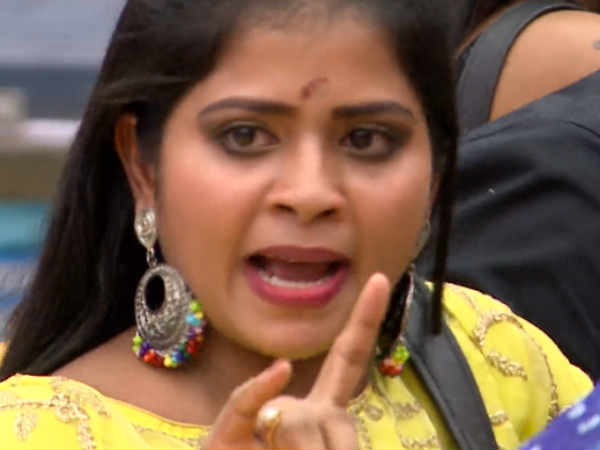 சிக்கிய மதுமிதா