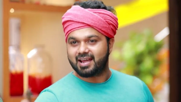 சீரியலில் காமிக்கறீங்க