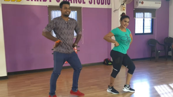 Actress Sri reddy dancing video is viral now Actress Sri reddy dancing video is viral now