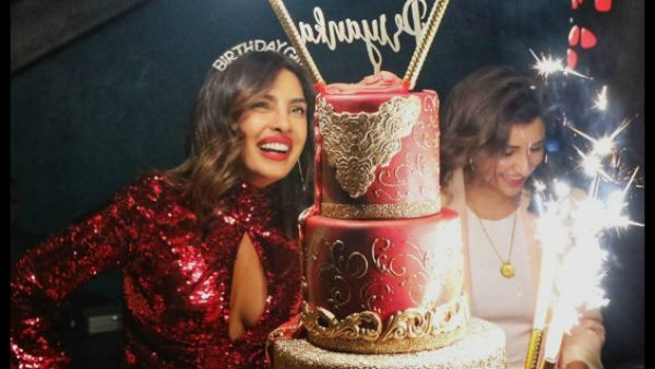 Wow, Nick spends Rs. 3.45 lakh on Priyankas Bday cake Wow, Nick spends Rs. 3.45 lakh on Priyankas Bday cake