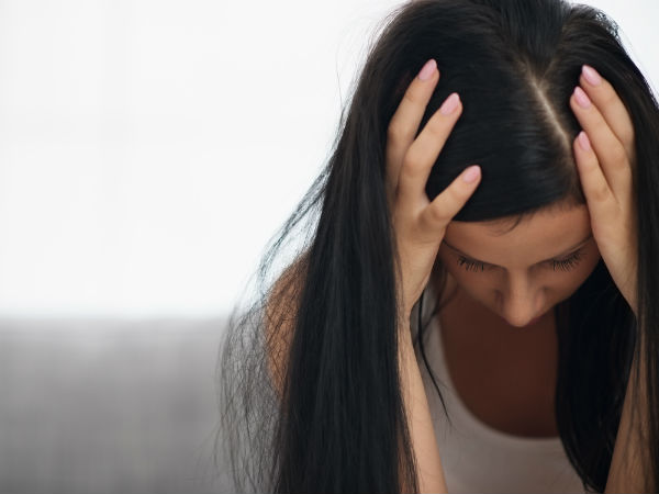 மாடியில் இருந்து குதித்து