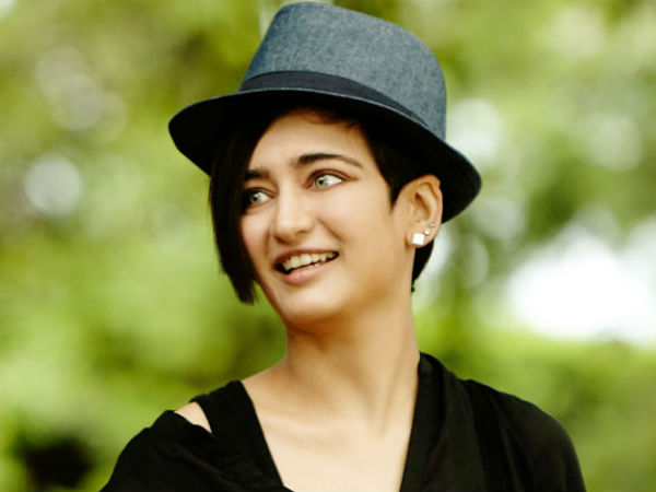 அக்ஷரா ஹாசன்
