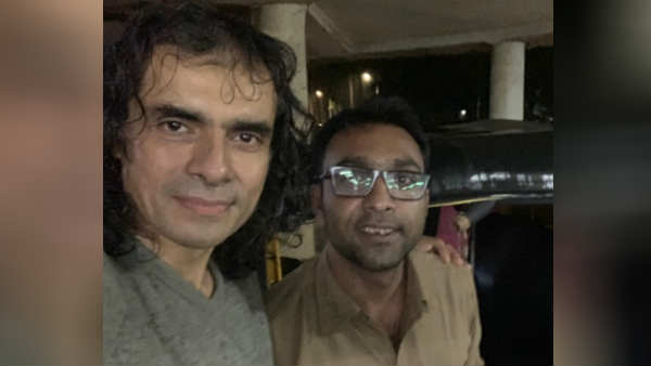 Auto driver gives free ride to Imtiaz Ali Auto driver gives free ride to Imtiaz Ali