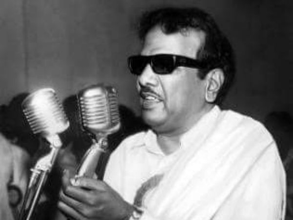 தடாகத்தை சுத்தம் செய்யும் மீன்