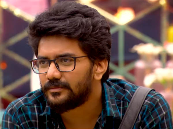 கவினுக்கு புகழ் பத்திரம்