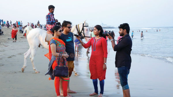 இயக்குநர் வெளிநடப்பு