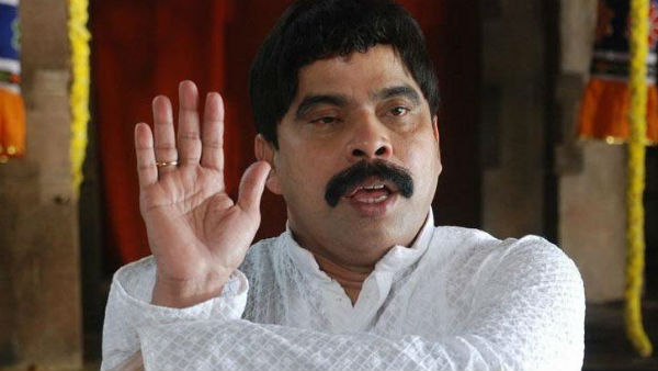 Power Star Srinivasan life problem signing up in police station Power Star Srinivasan life problem signing up in police station