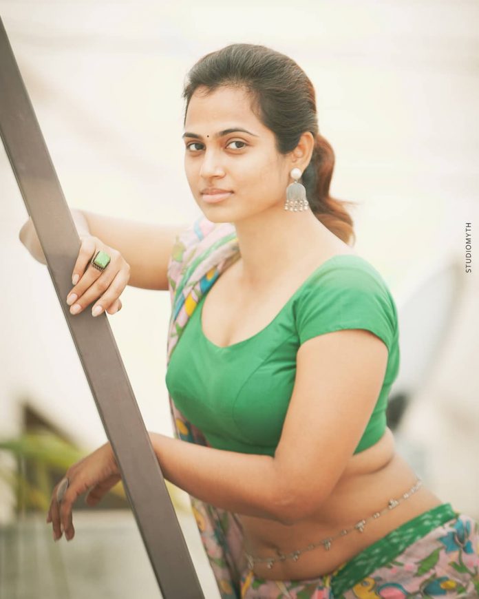 Ramya Pandian glamour photos goes viral in Social media