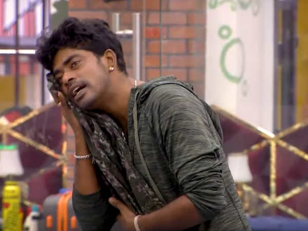 கதறிய சாண்டி