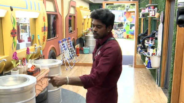 விட்டுக் கொடுத்த ஆண்கள்: