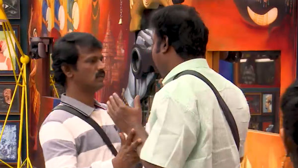 சோஷியல் மீடியாக்களில்