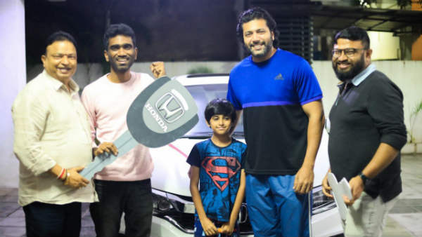 Ishari K.Ganesh Gifted a luxury Honda City car to Director Pradeep Ranganathan Ishari K.Ganesh Gifted a luxury Honda City car to Director Pradeep Ranganathan