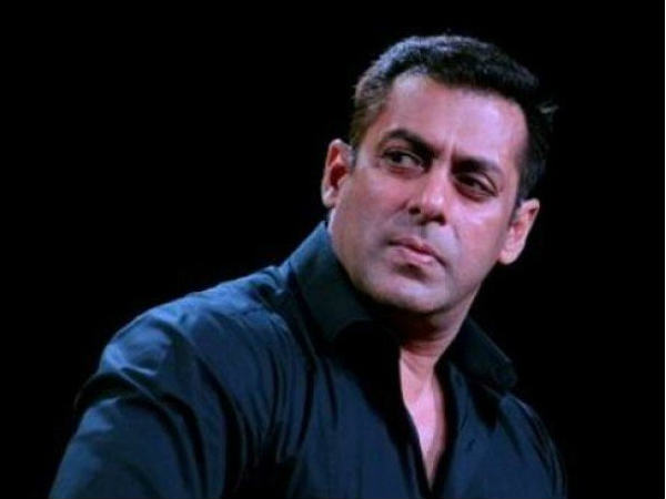 Avoid plastics for healthy future generation says Salman khan Avoid plastics for healthy future generation says Salman khan