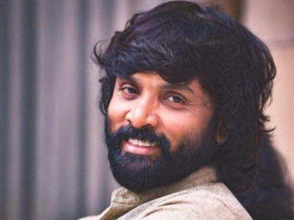 Lyricist Snehan playing as a Kattaikoothu artists in Bommy Veeran Lyricist Snehan playing as a Kattaikoothu artists in Bommy Veeran