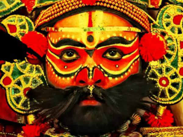 Lyricist Snehan playing as a Kattaikoothu artists in Bommy Veeran Lyricist Snehan playing as a Kattaikoothu artists in Bommy Veeran