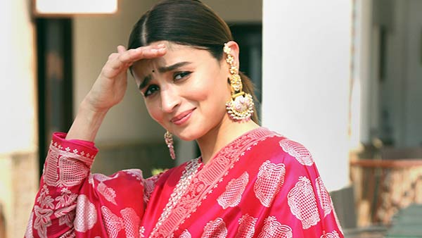 Alia Bhatt roped into Sanjay Leela Bhansalis Gangubai Kathiawadi film Alia Bhatt roped into Sanjay Leela Bhansalis Gangubai Kathiawadi film
