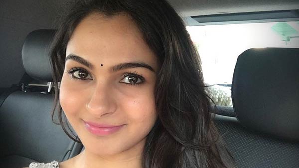 முறிந்த சிறகுகள் புத்தகம்