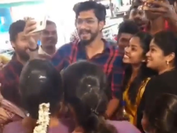 அன்பு அனாதையில்லை