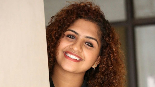அத்துமீறும் ரசிகர்கள்