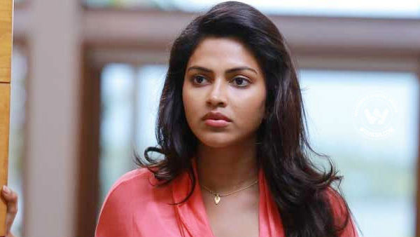 லிப்ஸ்டிக் போதும்