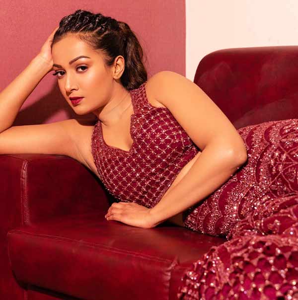 Catherine Terasas latest glamour photo shoot Catherine Terasas latest glamour photo shoot