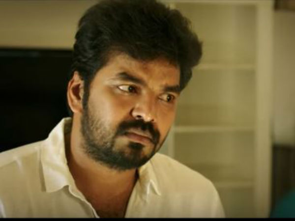 நடிகையுடன் ஒரே ரூமில்