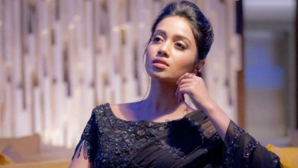பூனைக்கு புலின்னு பேரு வச்சா