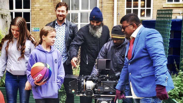 Busy shooting in london thuparivaalan team. Busy shooting in london thuparivaalan team.