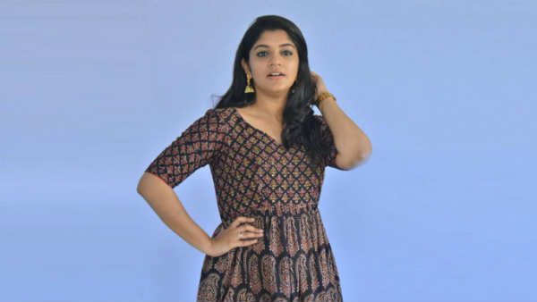 9. அபர்ணா பாலமுரளி