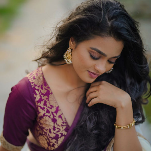Actress Gayathri post new photoshoot Actress Gayathri post new photoshoot