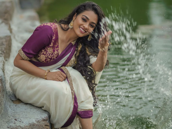 Actress Gayathri post new photoshoot Actress Gayathri post new photoshoot