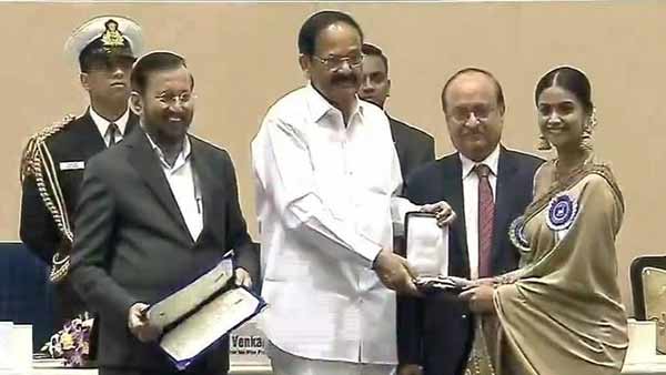 தேசிய விருது