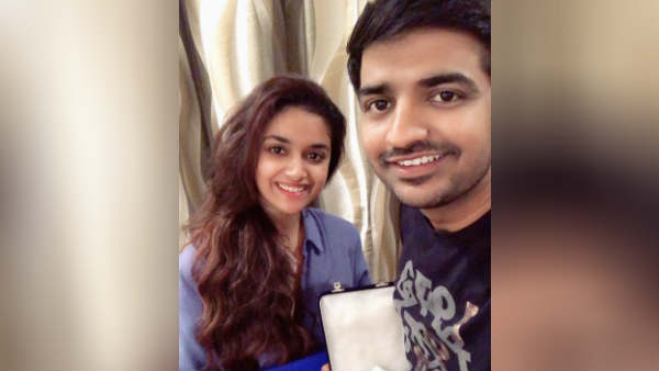 Keerthy suresh gets a sweet welcome form rajini Keerthy suresh gets a sweet welcome form rajini