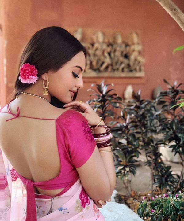 Nandita Swetha has dubbed for Sonakshi in the Tamil, Telugu and Kannada versions of Dabangg 3. Nandita Swetha has dubbed for Sonakshi in the Tamil, Telugu and Kannada versions of Dabangg 3.