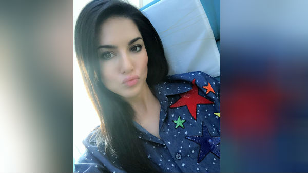 sunny leone wishes fans sunny leone wishes fans
