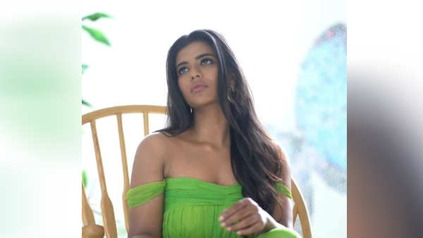 Sizzling Aishwarya Rajesh for a Magazine Sizzling Aishwarya Rajesh for a Magazine